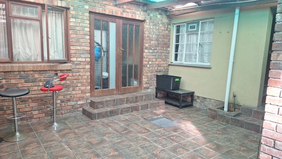 5 Bedroom Property for Sale in Retreat Western Cape